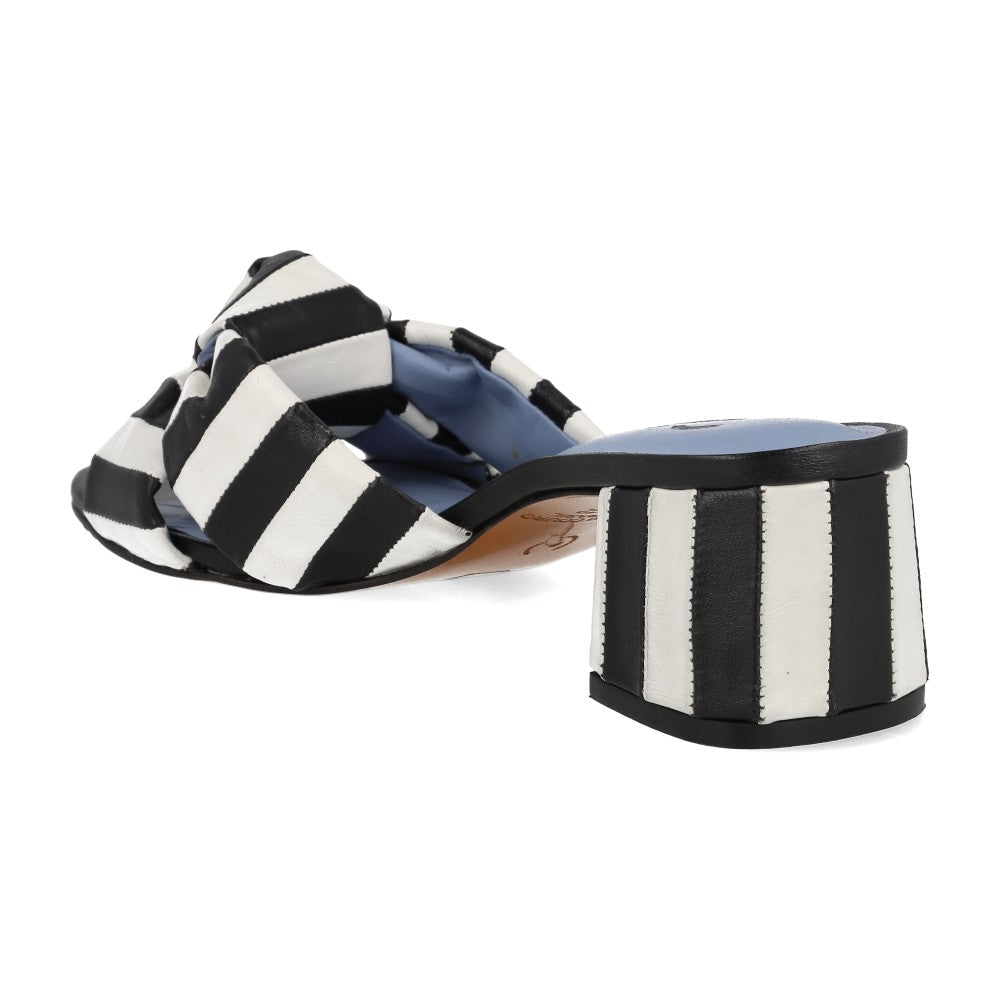 Mule Listrada Preto e Branco